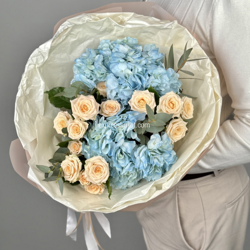 Нежный микс с гортензией